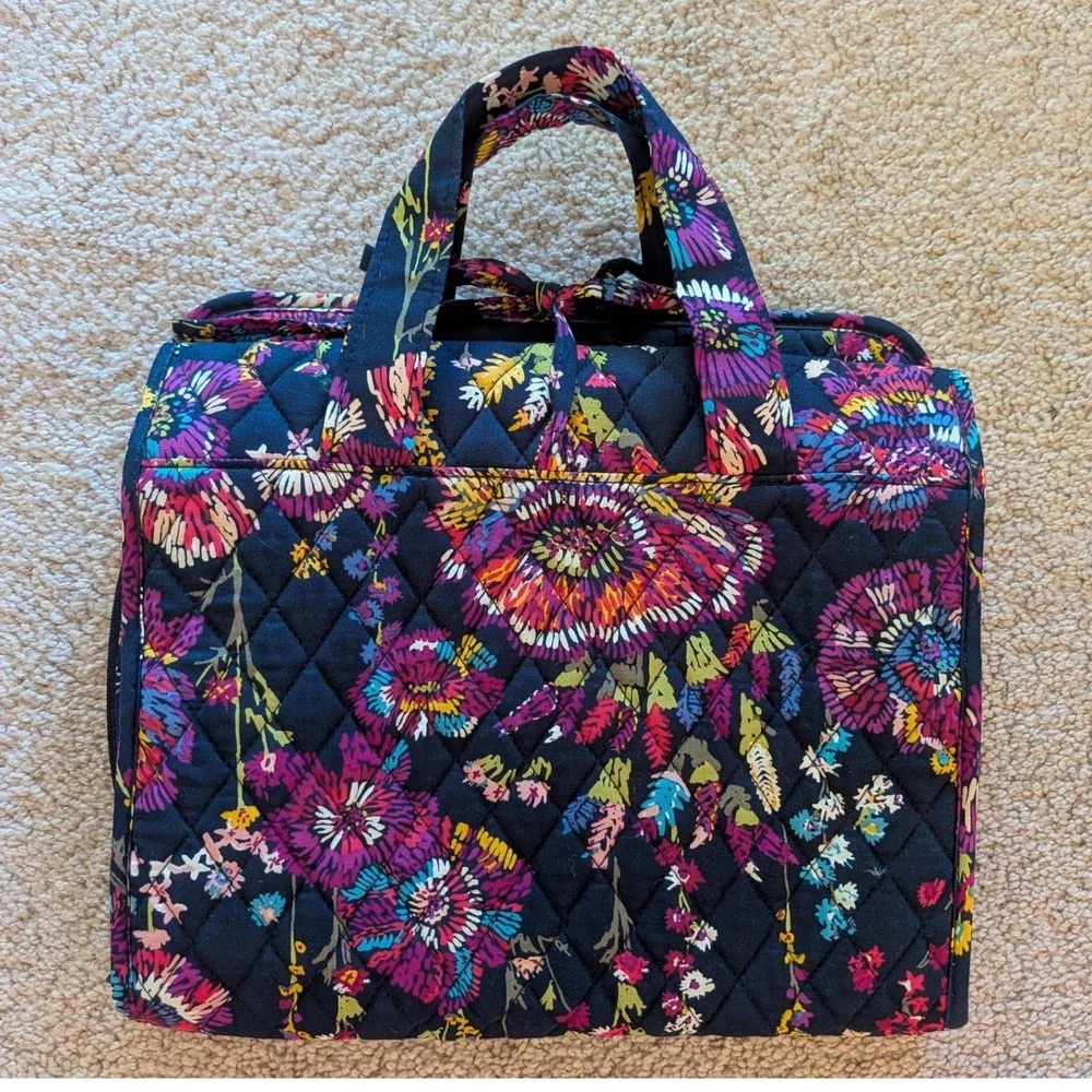Vera Bradley Quilted Floral Hanging Travel Organizer Toiletry Bag